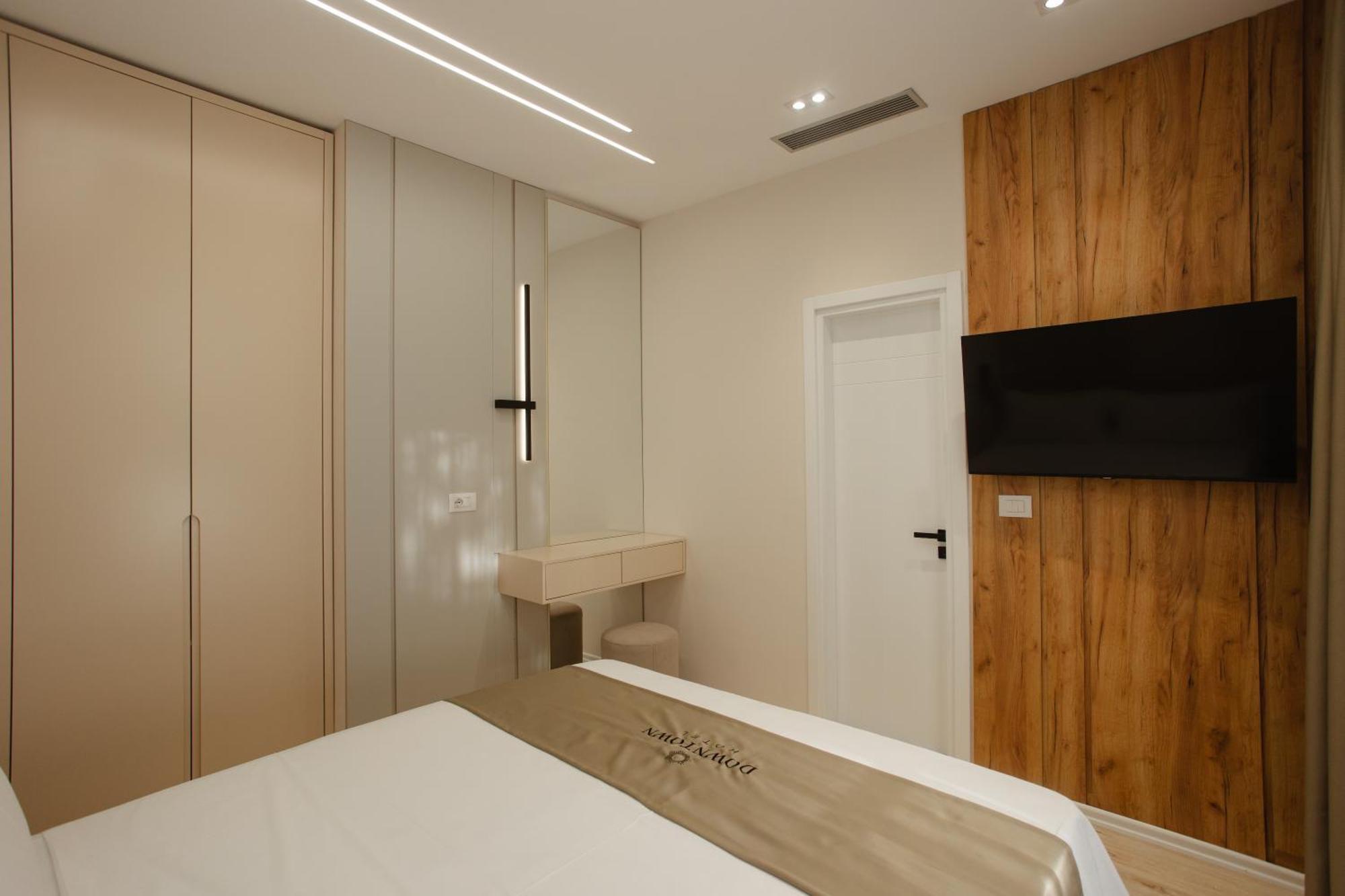 Downtown Hotel Шкодер Экстерьер фото