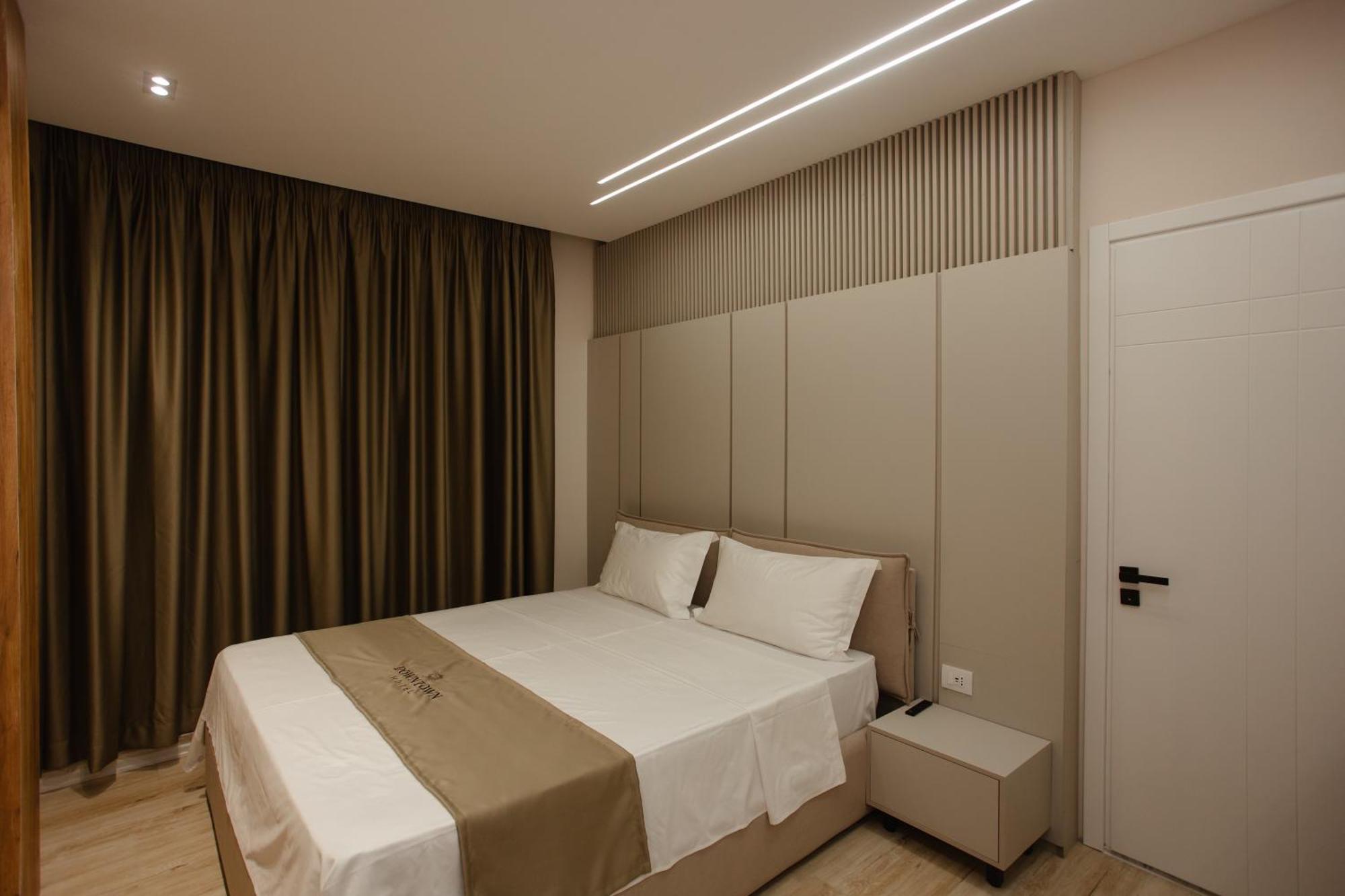 Downtown Hotel Шкодер Экстерьер фото
