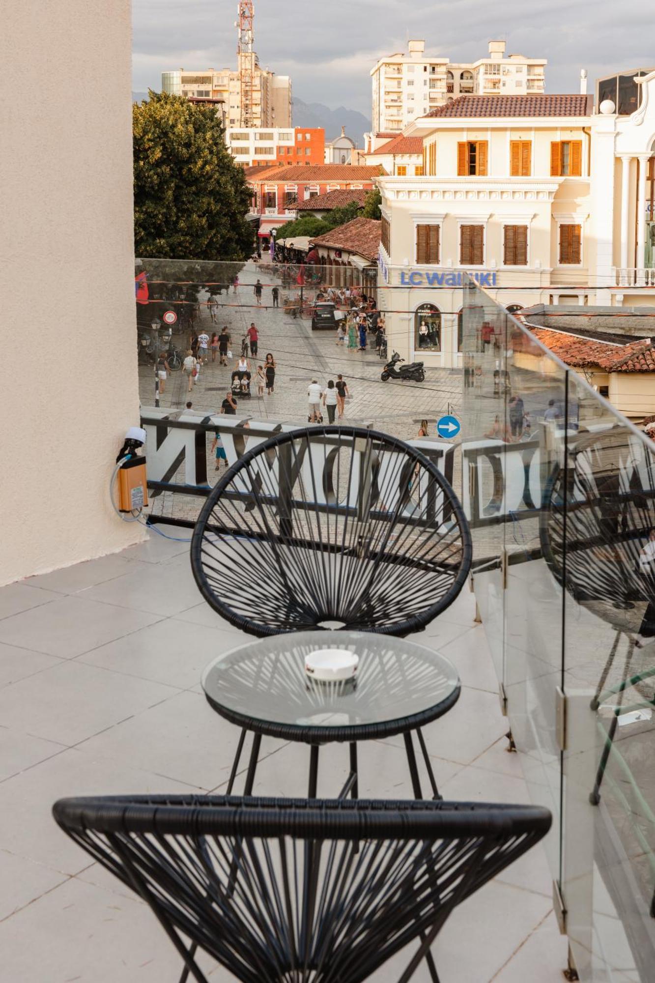 Downtown Hotel Шкодер Экстерьер фото